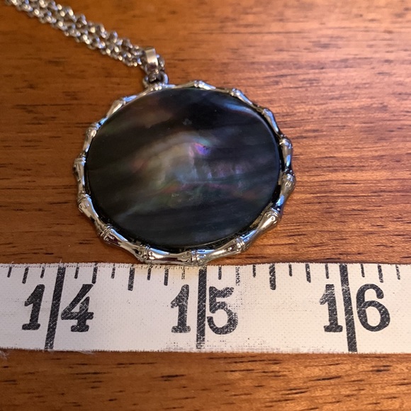 WHBM Abalone Pendant Necklace Silver Tone Metal - Picture 7 of 11